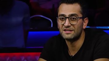 Antonio Esfandiari en train de jouer au poker