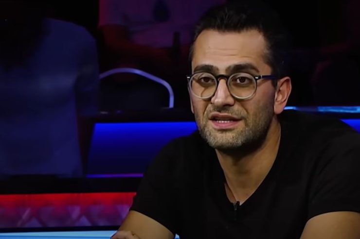 Antonio Esfandiari en train de jouer au poker